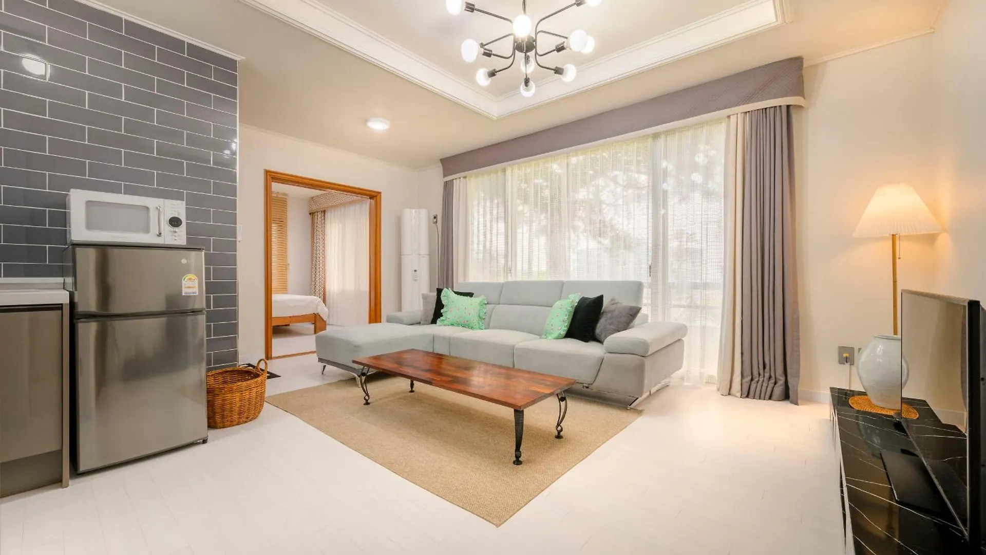 Harry & Sodam Pension Jeju Holiday home
